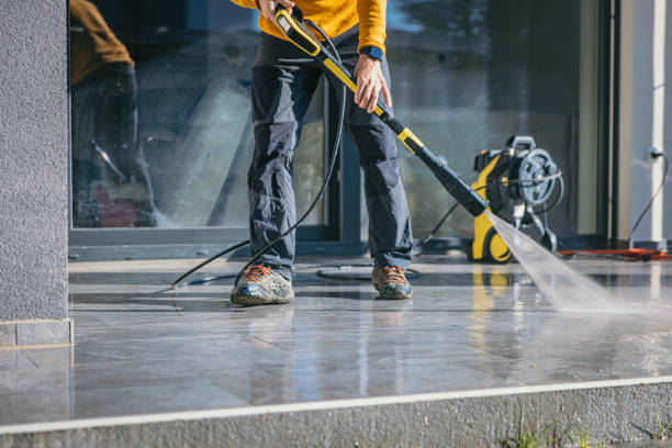 Best Animal Enclosure Cleaning  in Riverside, OH